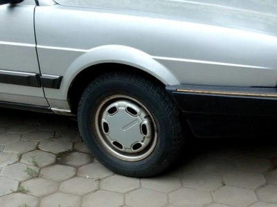 轮毂是这个样子吗?