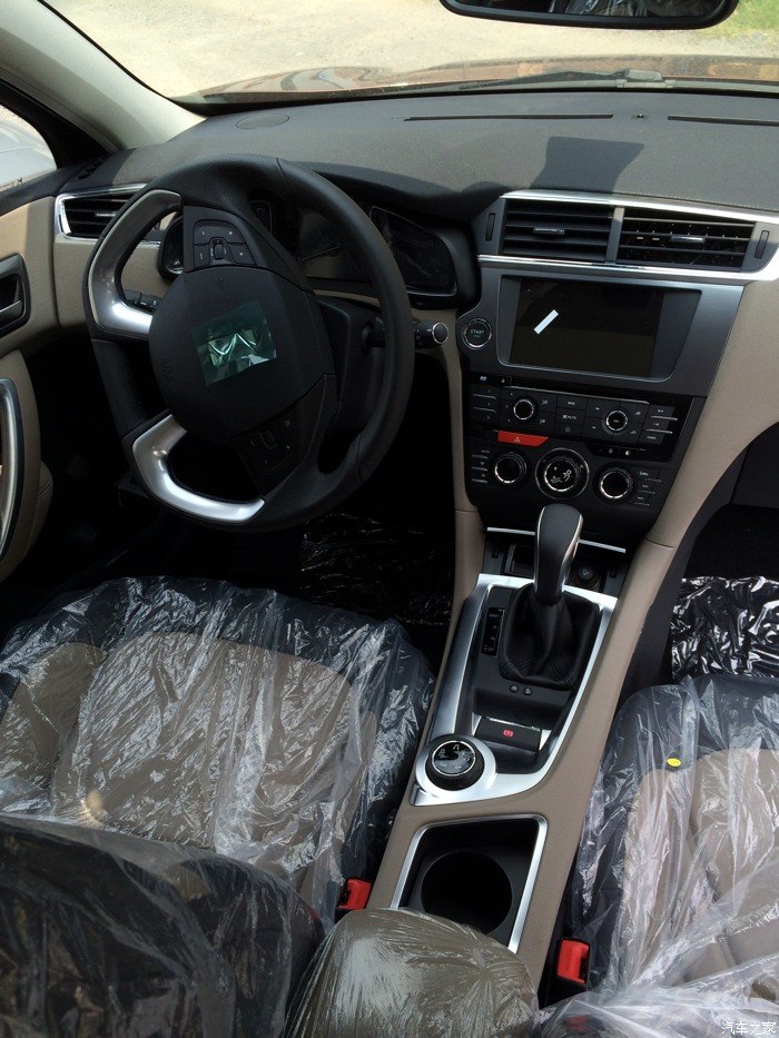 ds6双拼内饰颜色等你欣赏