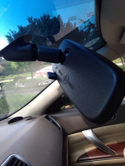 车内后视镜怎么拆卸