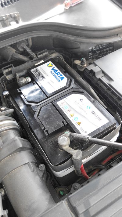 11款老迈腾更换电瓶