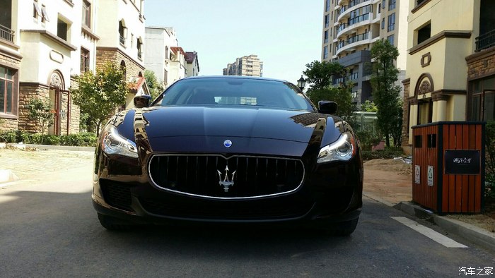 江西抚州 玛莎拉蒂总裁v6波尔多红内棕 附加漂移和声浪视频