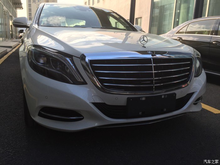 全新奔驰s320白色的好看吗?