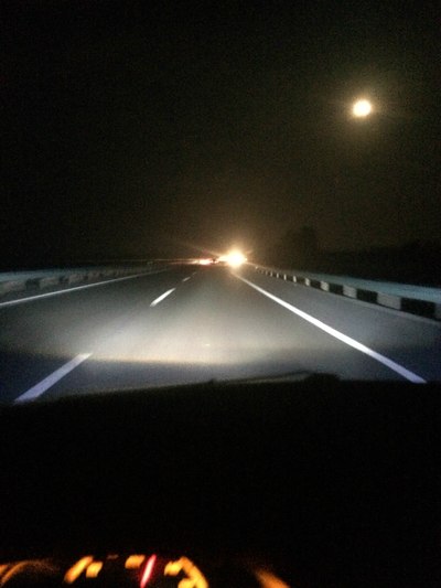 夜晚高速公路图片真实图片