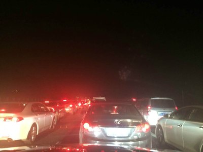 晚上到了杭州绕城高速,开始堵车,意料之中,堵车追尾不停得开始.