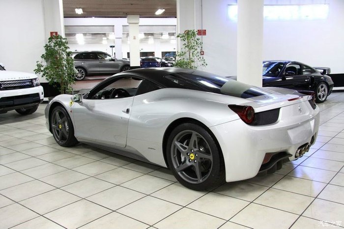 2012款法拉利458敞篷德国版白色