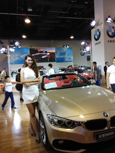 2014秋节永康车展美女如云(希望大家一饱眼福)