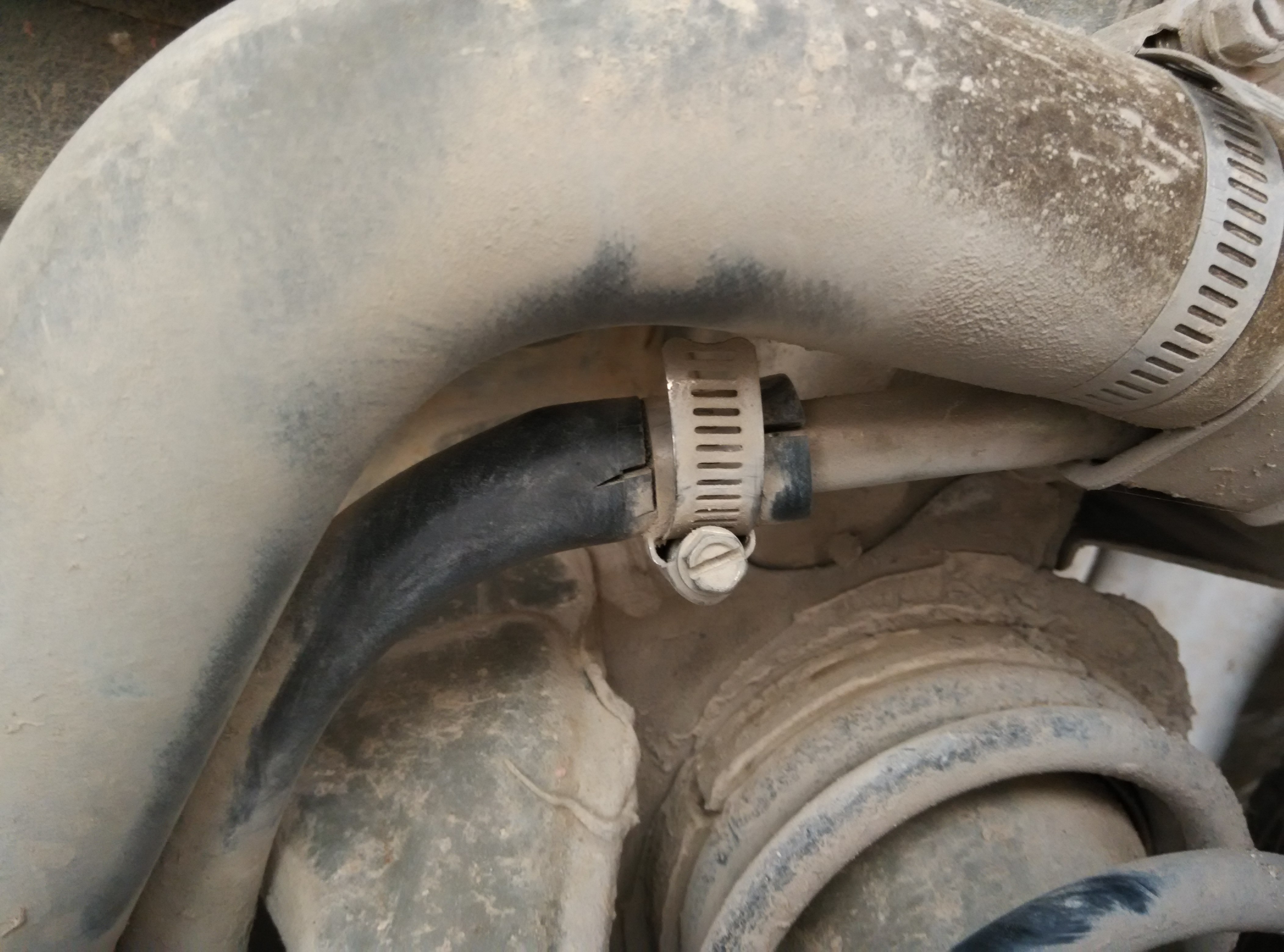 【图】闲来无事换排气管吊耳,发现两处缺陷_众泰2008论坛_汽车之家