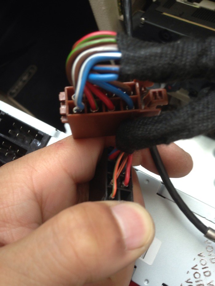 加装rcd510和mbq低音炮效果好爽不动原车线路