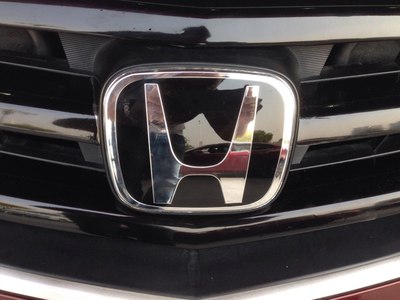 俊雅红尾灯,中网贴膜!更换本田黑标