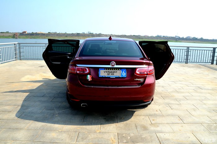 最智能的菲翔导航纽曼车pad2导航总部安装记附改车照