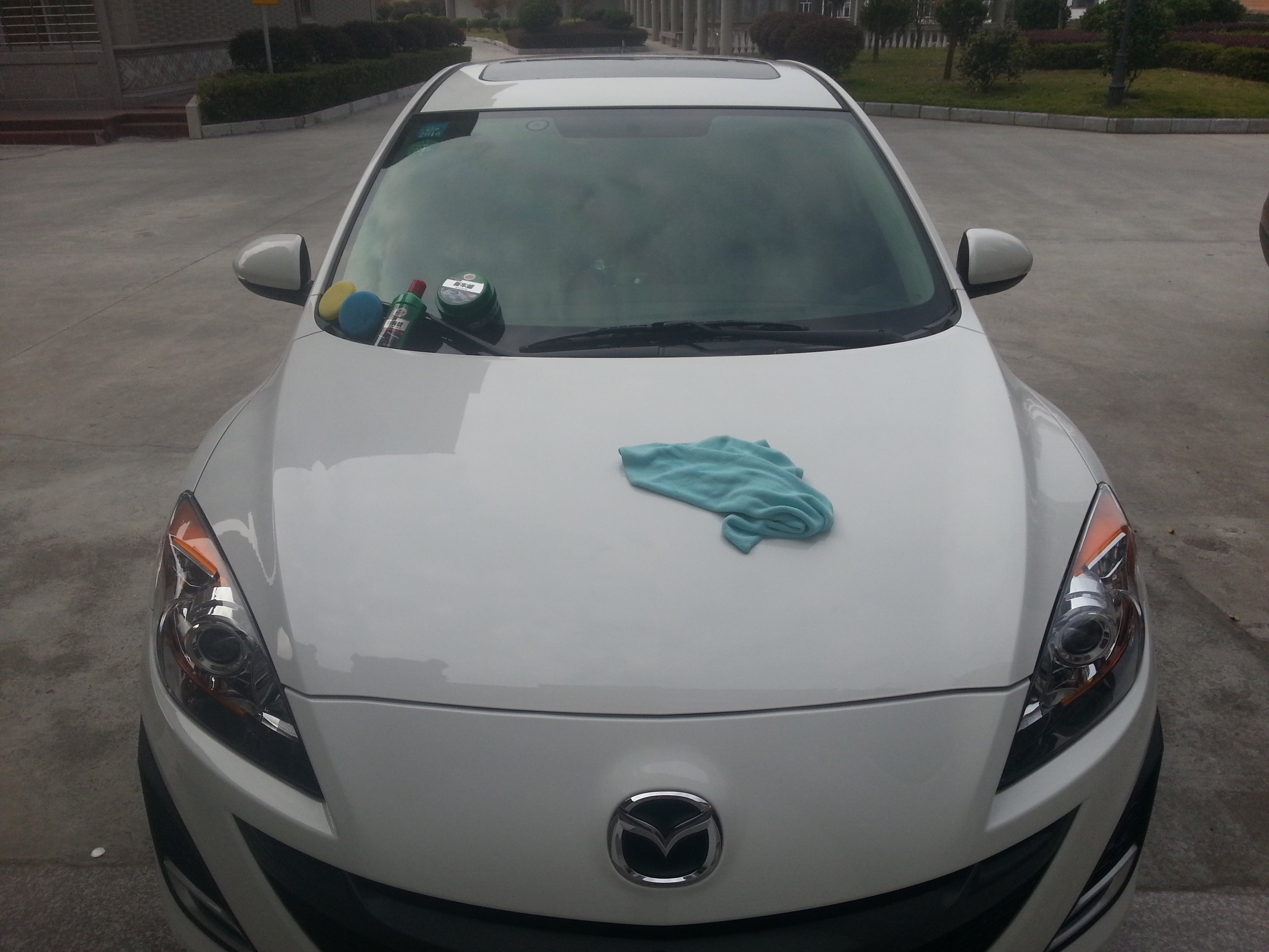 我白色的  花了一个下午打蜡  效果不是很明显