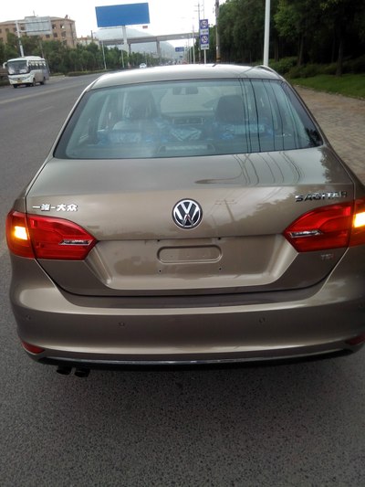 黄石的小伙带上迟到的作业 老师给过了吧