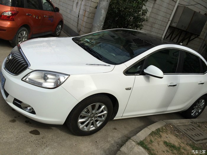 一年后,白gt贴黑顶效果