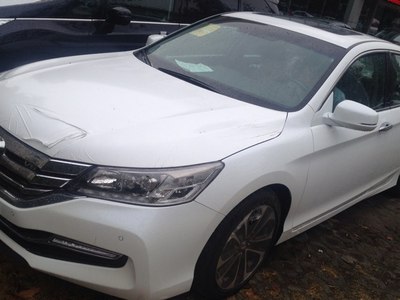 上海预订9代白色雅阁3.0新车到店,等提车