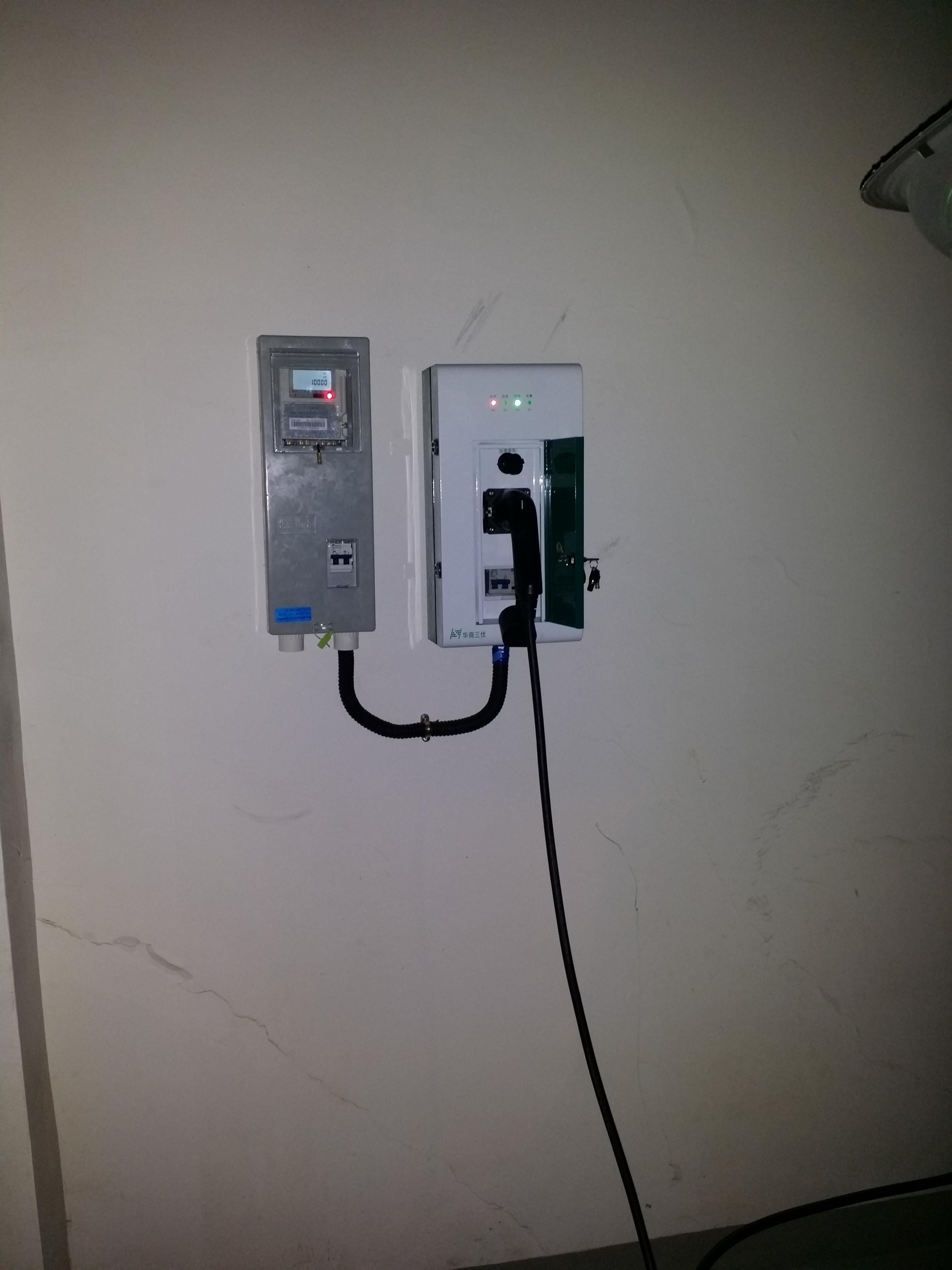 腾势能用比亚迪的充电桩吗?