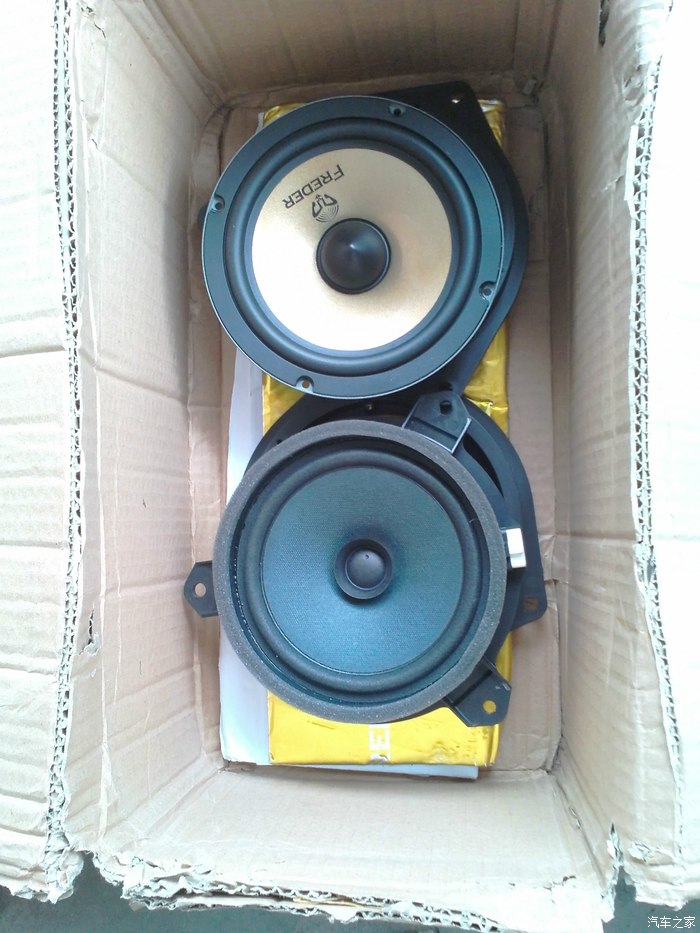 花冠小改一下音响改装弗雷德喇叭加做隔音