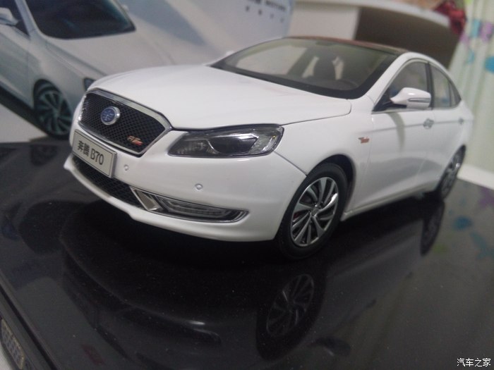 新款奔腾b70白色运动版直接上图