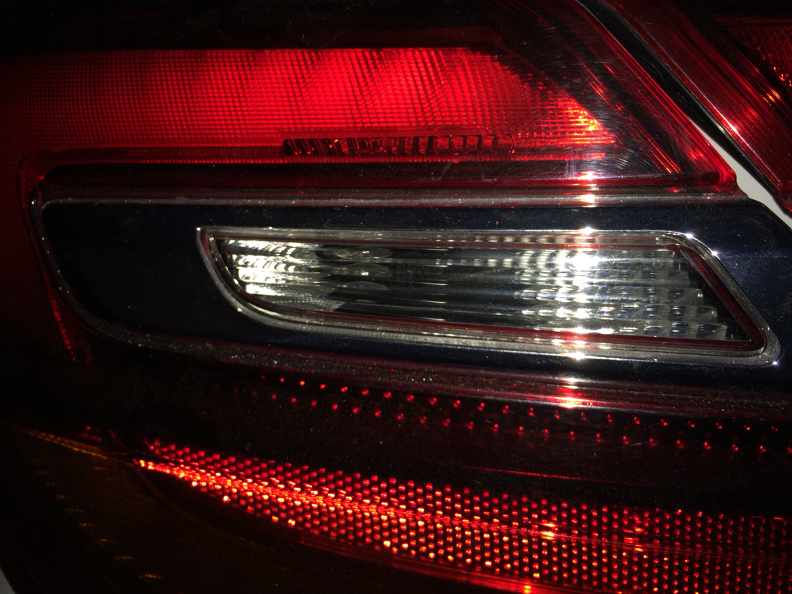 【图】倒车灯亮片怎么感觉要掉了?_君威论坛_汽车之家论坛