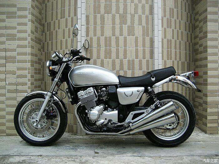 本田复古纪念版摩托车