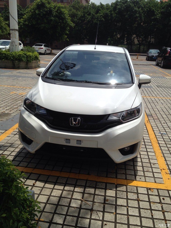 白色飞度提车快三个月,9月3日发票赶上了厂家补贴