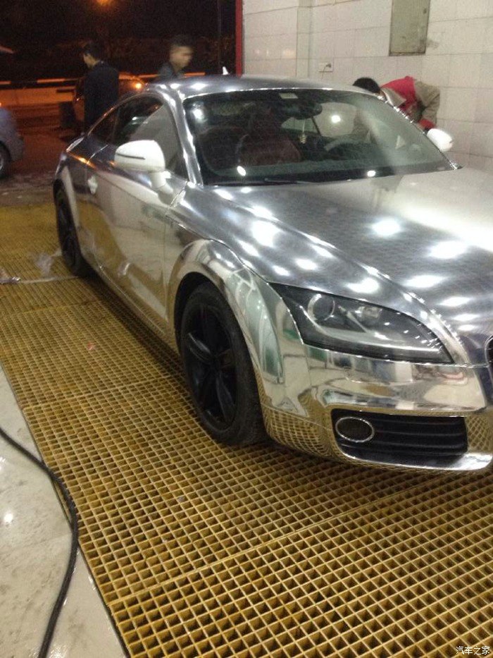 喜欢开远光得同志们注意了奥迪tt全车电镀银改色作业