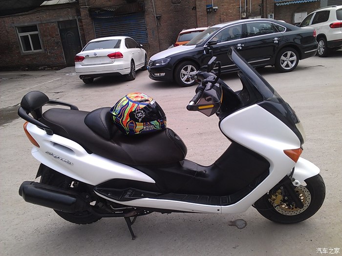 8627 | 回复: 81 摩托车论坛 今天刚到的agv-k3 五大洲,传说中的夹