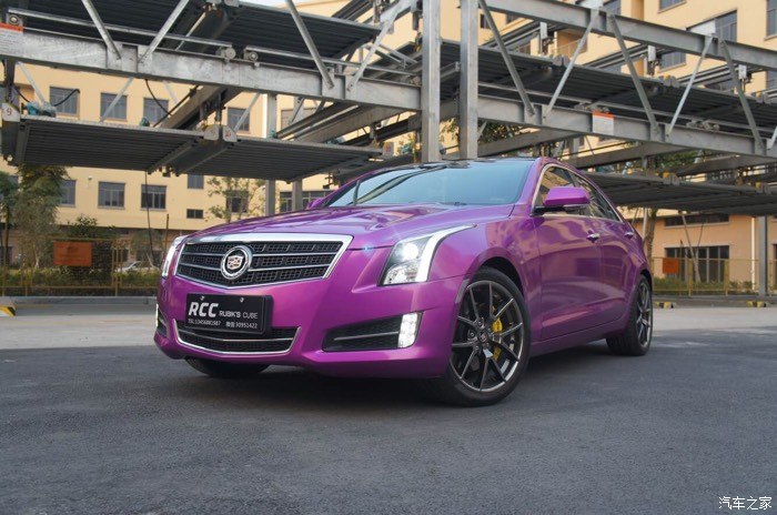 凯迪拉克紫色轿车图片图片