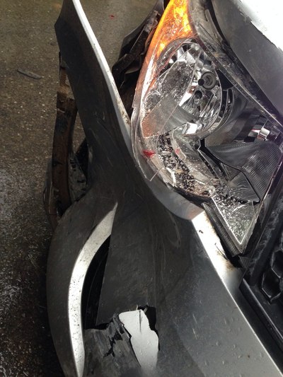 粗大事了,追尾奥迪a6,滴血啊!