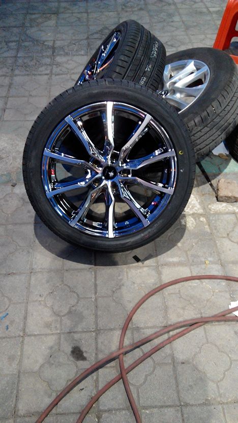 改装17寸轮毂咯