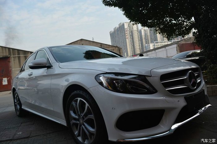 【长沙宝车会芙蓉店】北极白奔驰c200安贝镀晶施工案例