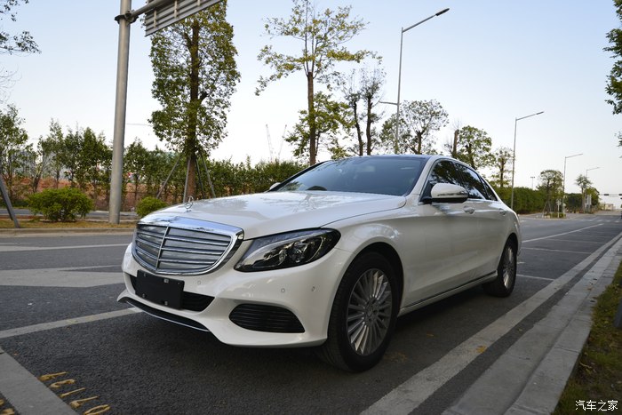 【图】听说要认证,深圳的朋友多认识认识,白色立标,木有美女_奔驰c级