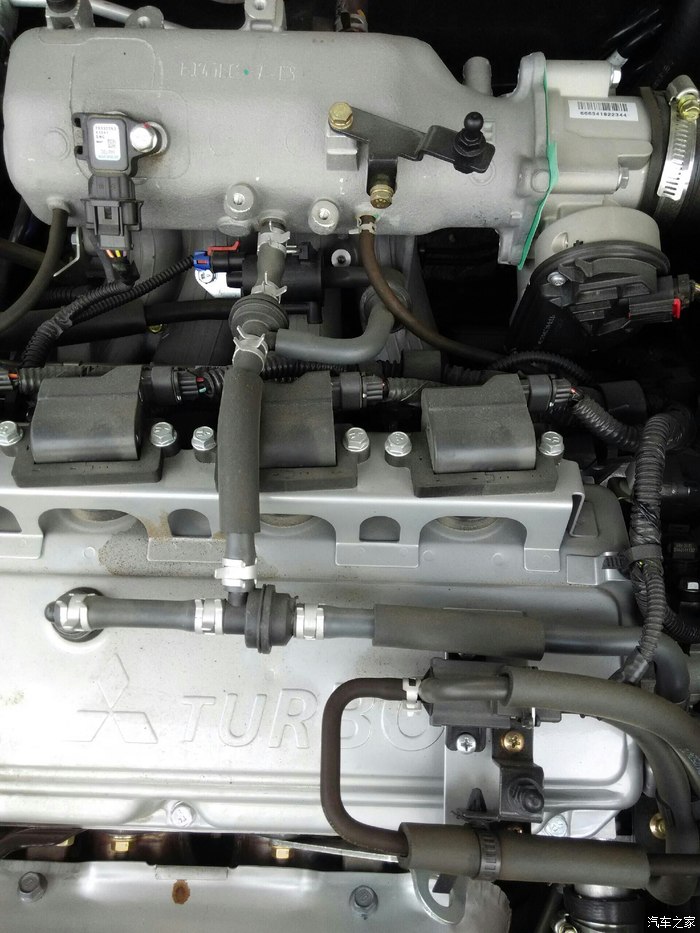 给曲轴箱强制通风管路上装了个液气分离器