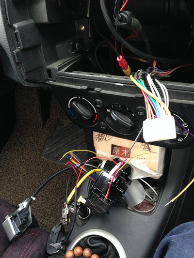 原创 自制雨燕多功能方向盘完美控制逍客cd(4.3寸英文版本)!