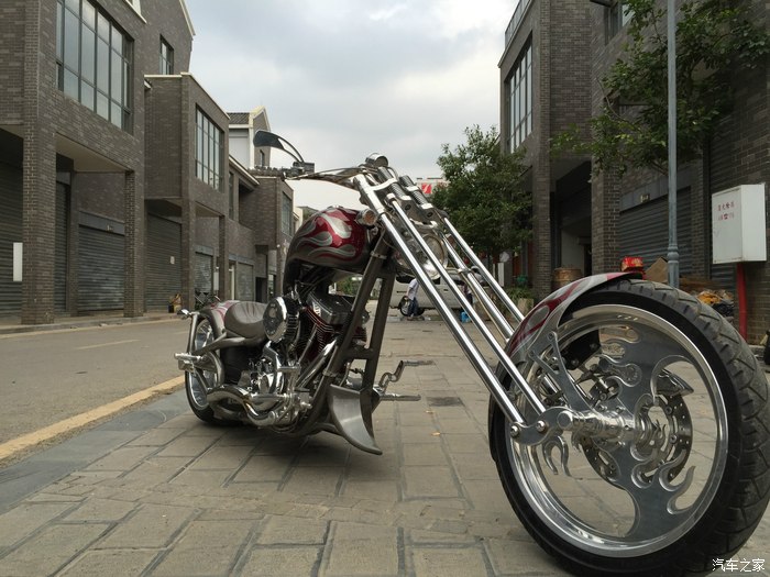 云南罗平布鲁斯机车俱乐部鉴赏车系哈雷戴维森大狗2400cc