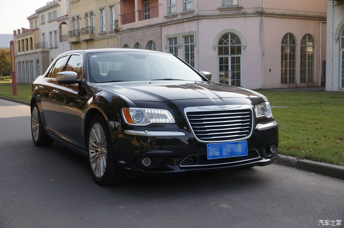 资深奔驰e车主试驾克莱斯勒300c