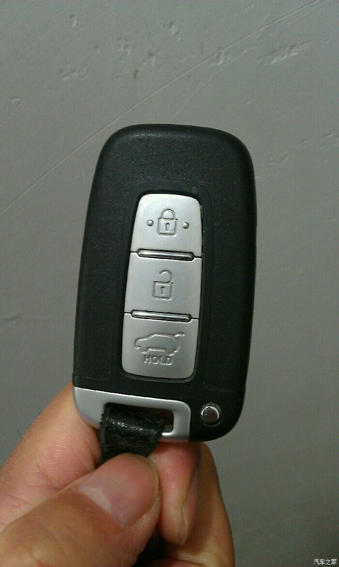 k2的遥控钥匙是很好看的,不信进来对比下_起亚k2论坛_汽车之家论坛