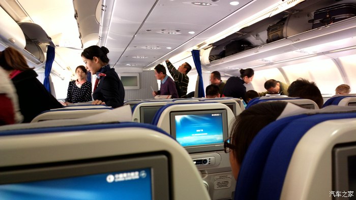 双廊 11月20日,昆明-成都 回程同样是东航,不过这次飞机是空客a300