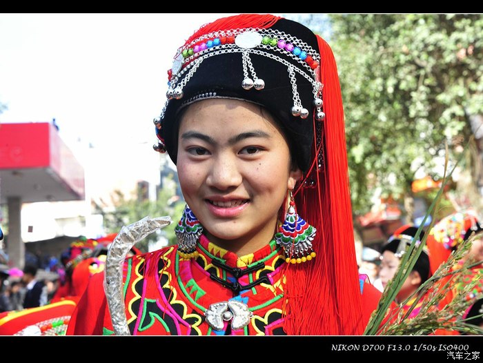 到绿春参加长街宴哈尼美女满大街摄影纪录片