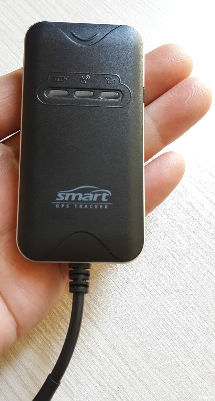 车载gps定位器充电的好还是从车上接电的好