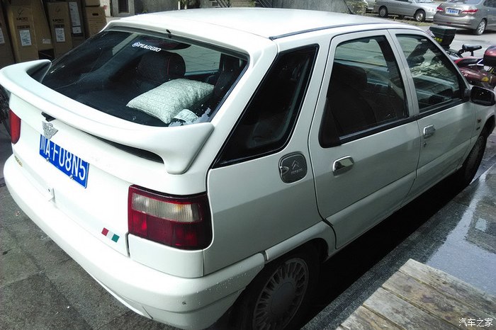 自己动手抛光打蜡老富康更精神一点了