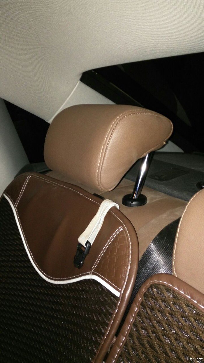 求救后排头枕怎么拆