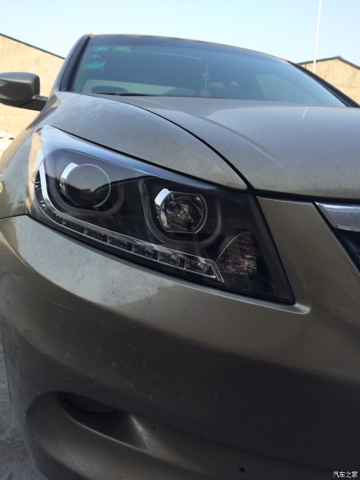 雅阁八代更换大灯总成