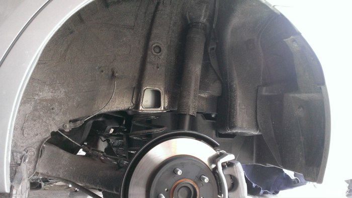 【图】雷凌后轮叶子板内衬安装作业_雷凌论坛_汽车之家论坛