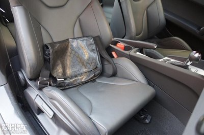 求助4s店或者改装店,能否弄到tts桶式座椅