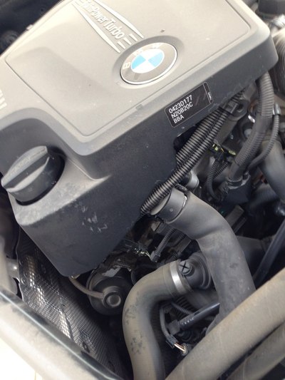 15个月不到3万公里宝马520 发动机 漏油