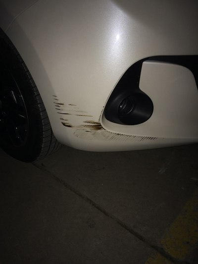 被万恶的电单车刮蹭了