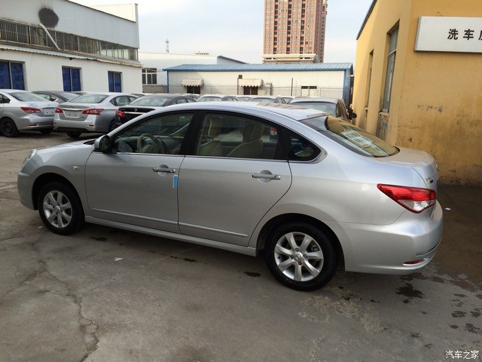 经典轩逸银色好看吗?