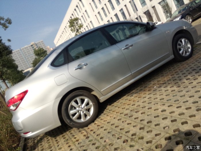 经典轩逸银色好看吗