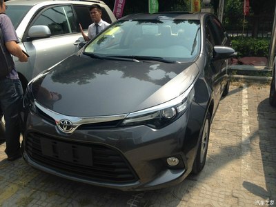 雷凌1.6cvt钨金灰有黑内饰吗?