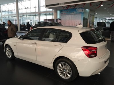 宝马1系116矿石白入手.感谢各位车友给建议